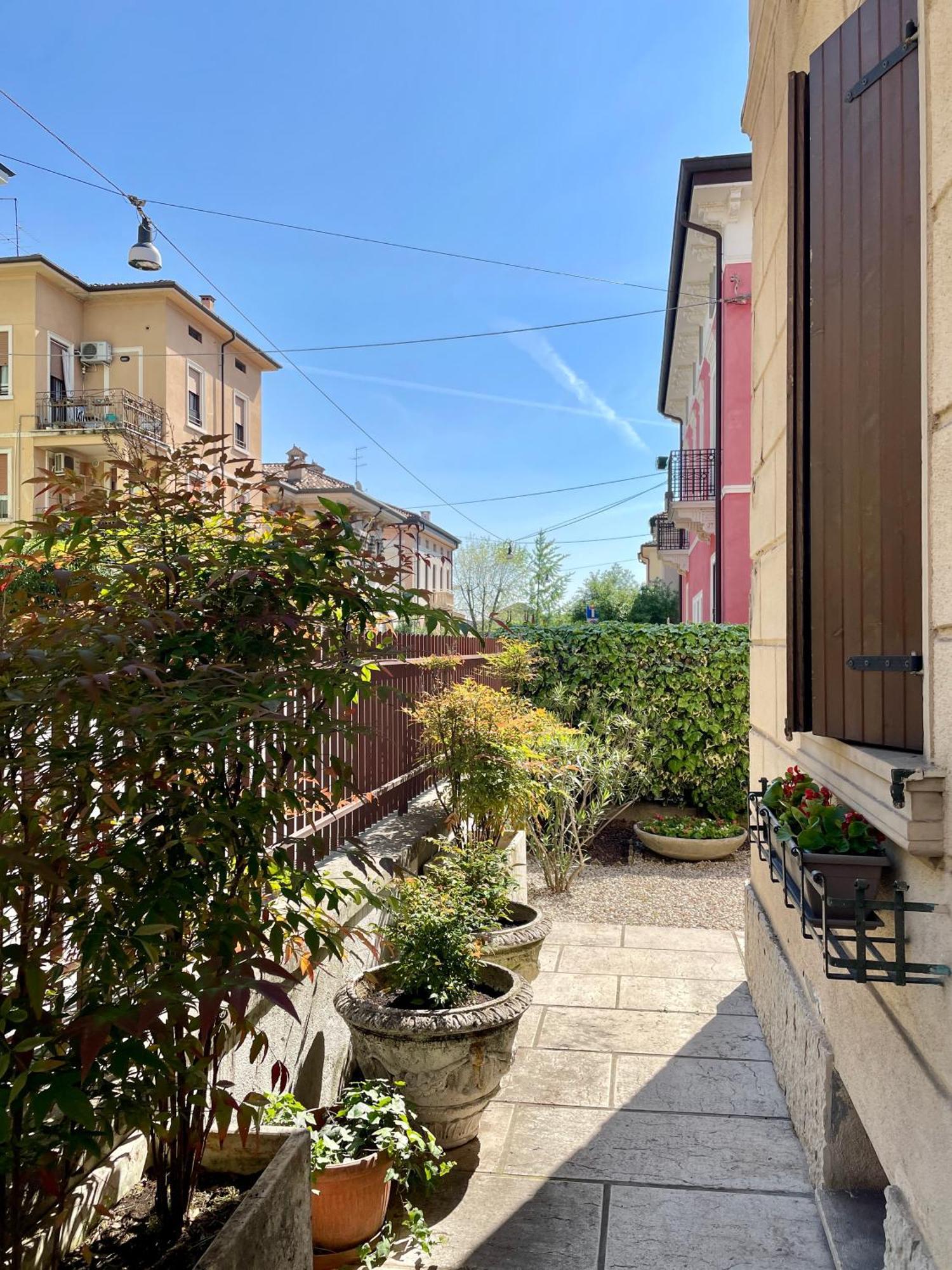 Dimora Montecchi Hotel Verona Exterior photo