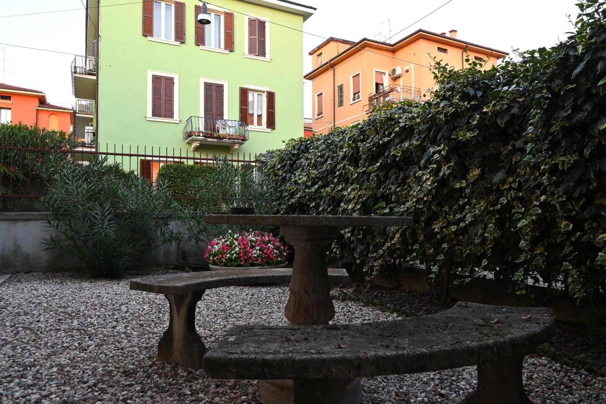 Dimora Montecchi Hotel Verona Exterior photo